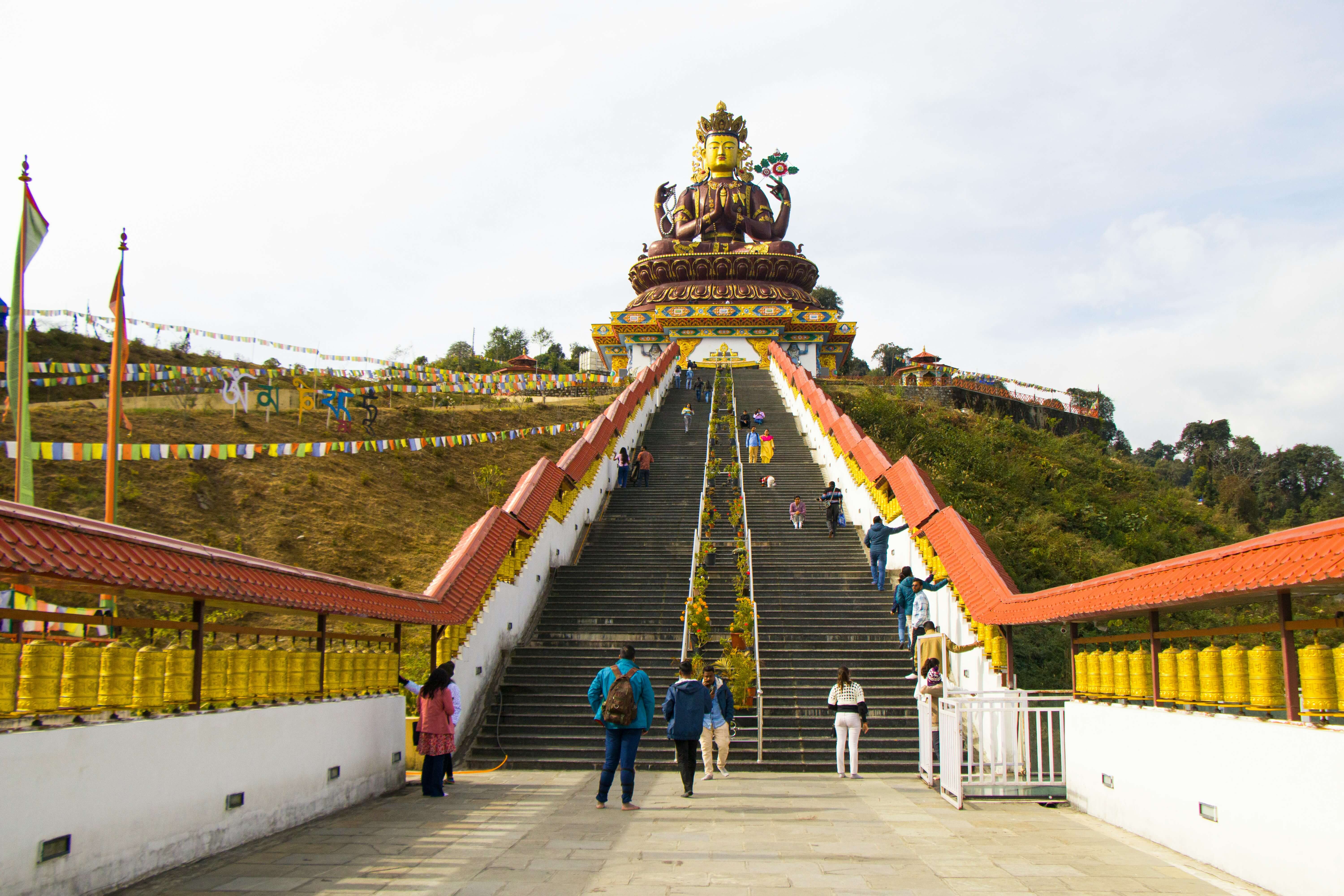 Sikkim Family Tour Package 5 Nights 6 Days | Gangtok Lachung Family Trip | TraveloChat