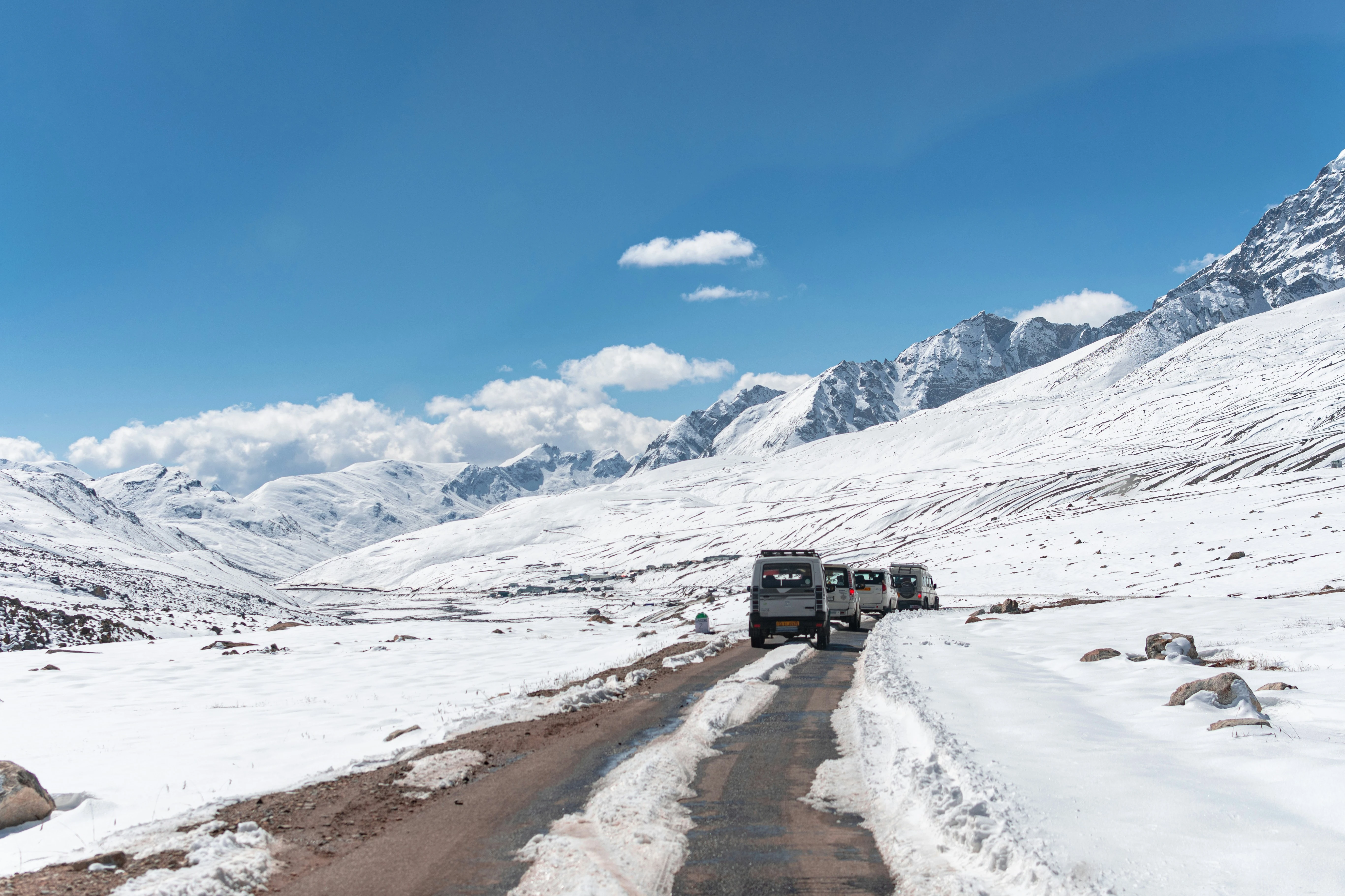 Sikkim Tour Package 5 Nights 6 Days | Gangtok Lachung Yumthang Tour | TraveloChat