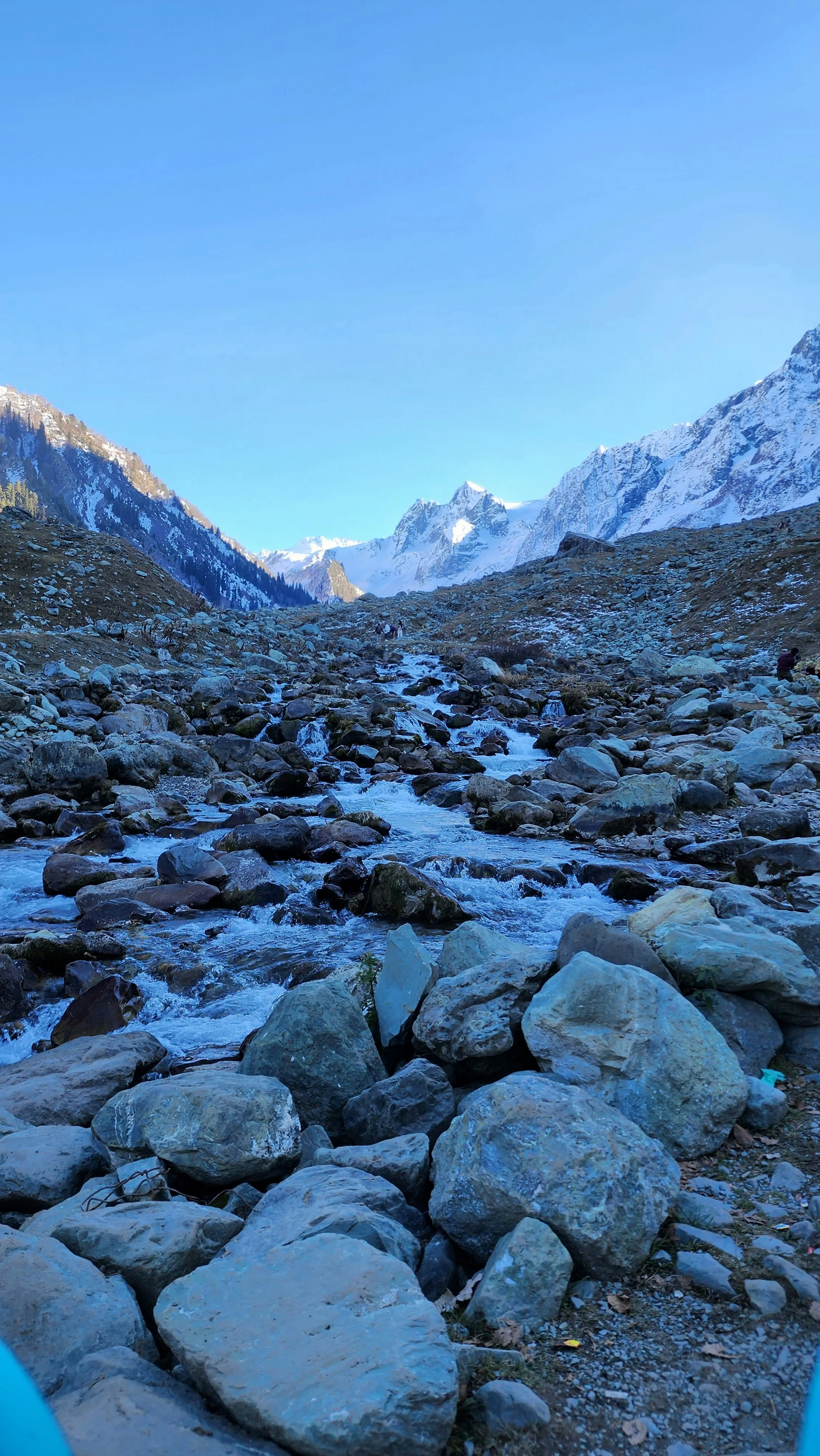 Kashmir Tour Package 5 Nights 6 Days | Srinagar Gulmarg Pahalgam Sonmarg | TraveloChat