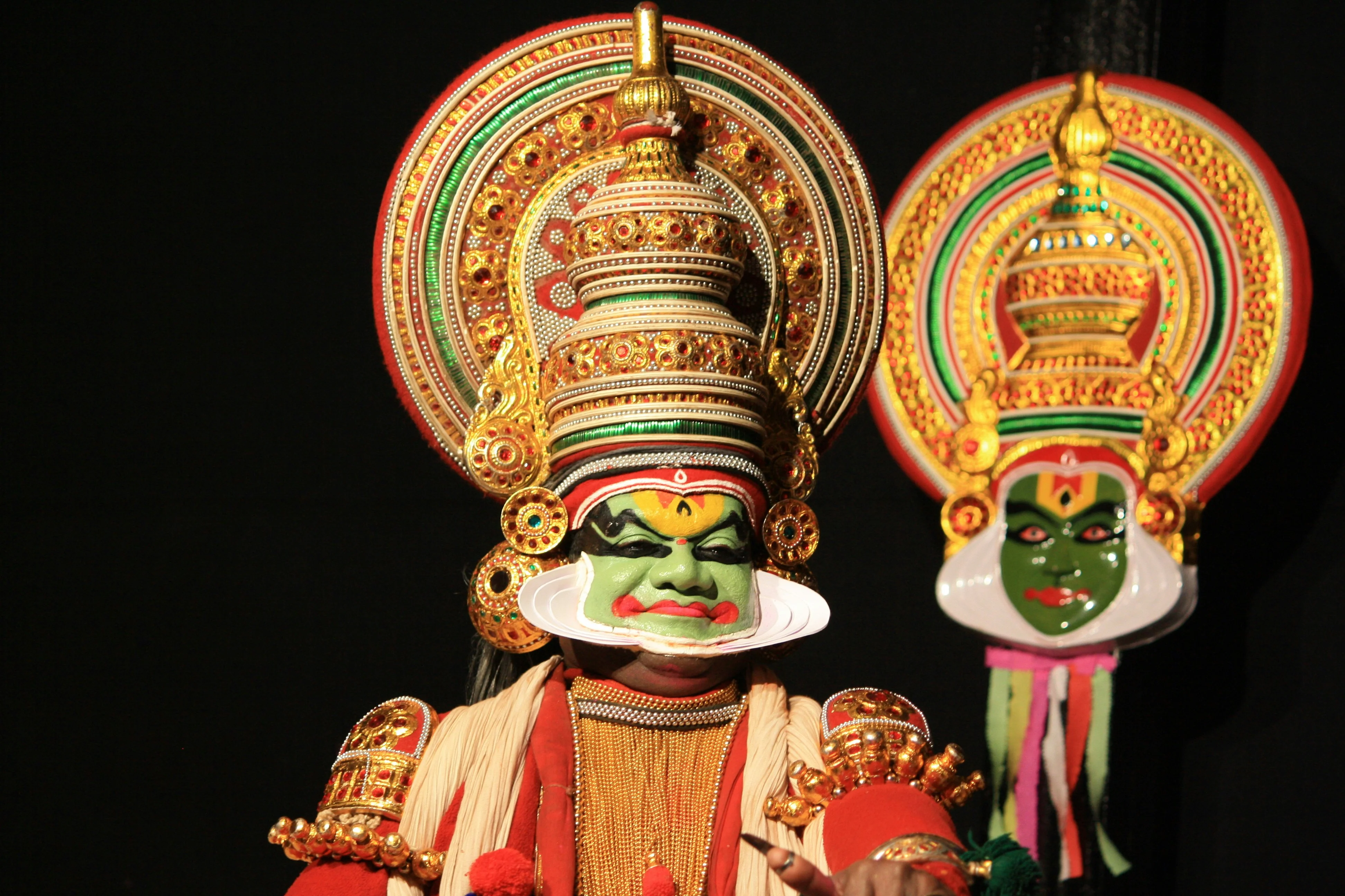 Kerala Family Tour Package 5 Nights 6 Days | Munnar Thekkady Alleppey Family Trip | TraveloChat