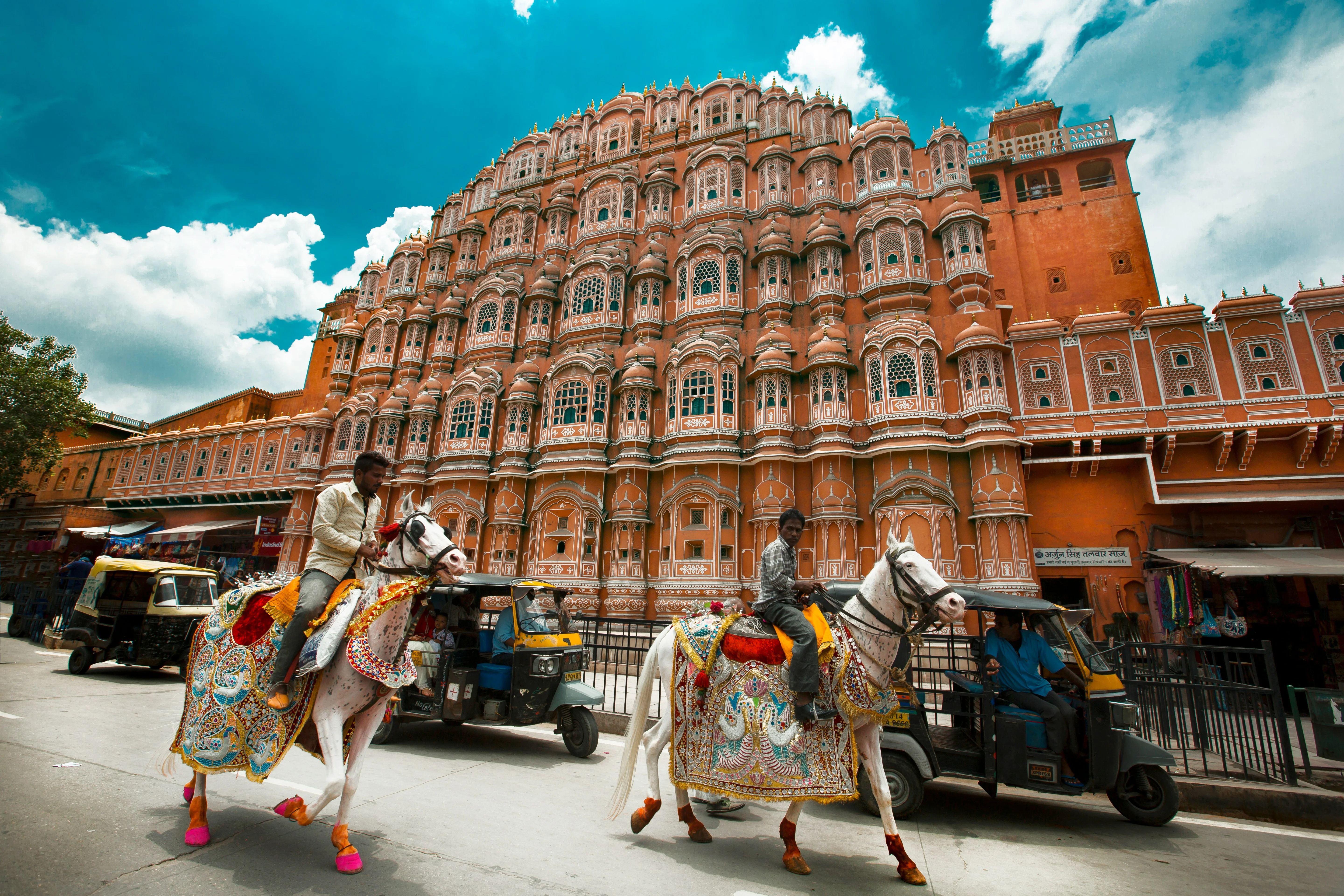 Jaipur Tour Package 3 Nights 4 Days | Best Pink City Holiday Package | TraveloChat